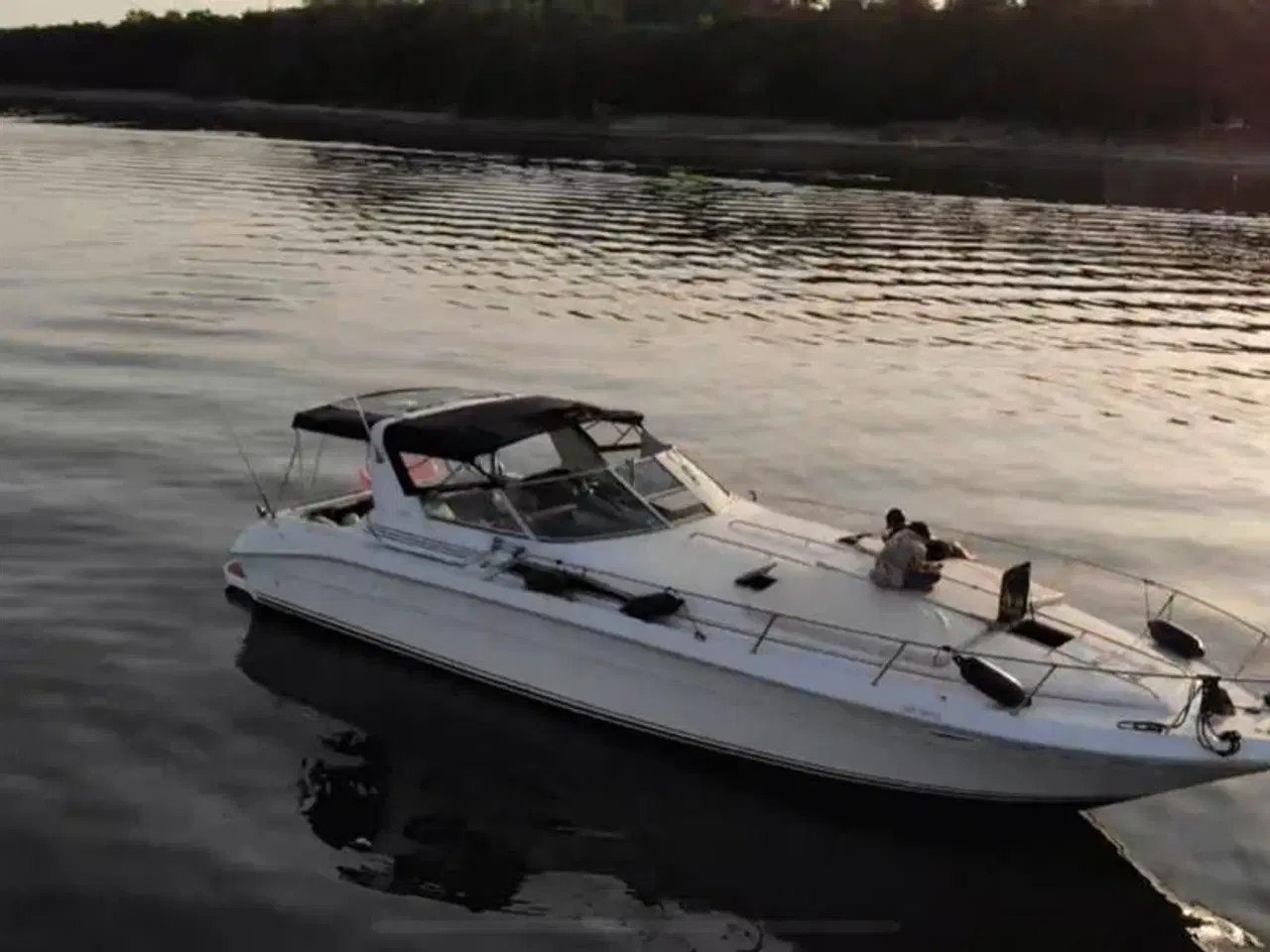 Billede 1 - Dejlig stor motorbåd til billige penge Sea Ray 