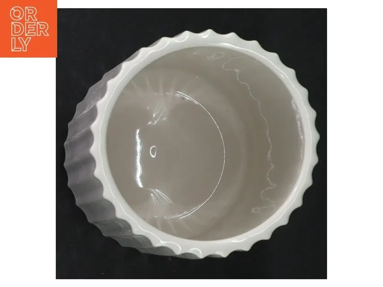 Billede 3 - Hvid keramisk vase fra Lyngby (str. 15 cm. 8 cm i diameter)