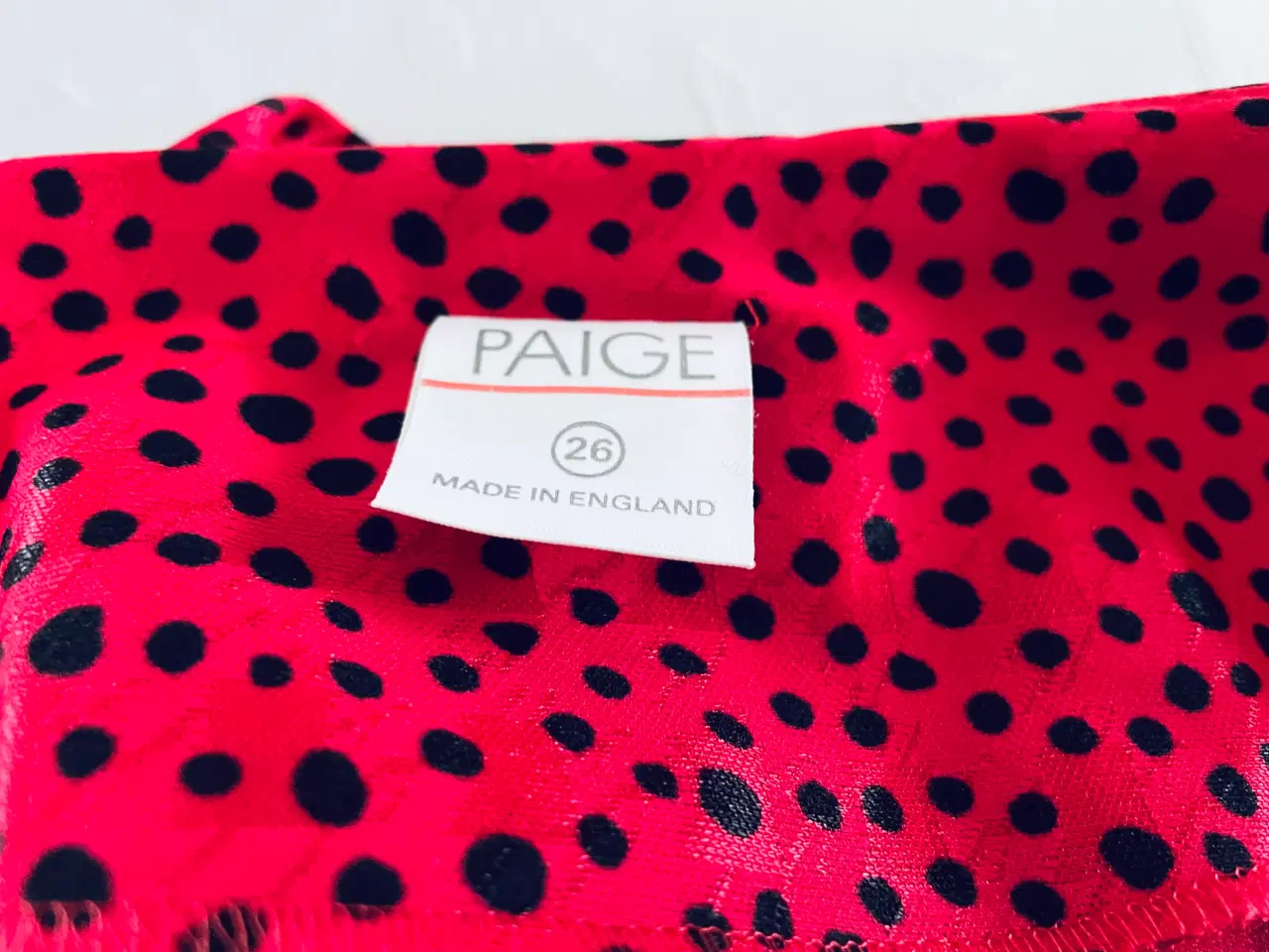 Billede 5 - + size kjole fra Paige made in England