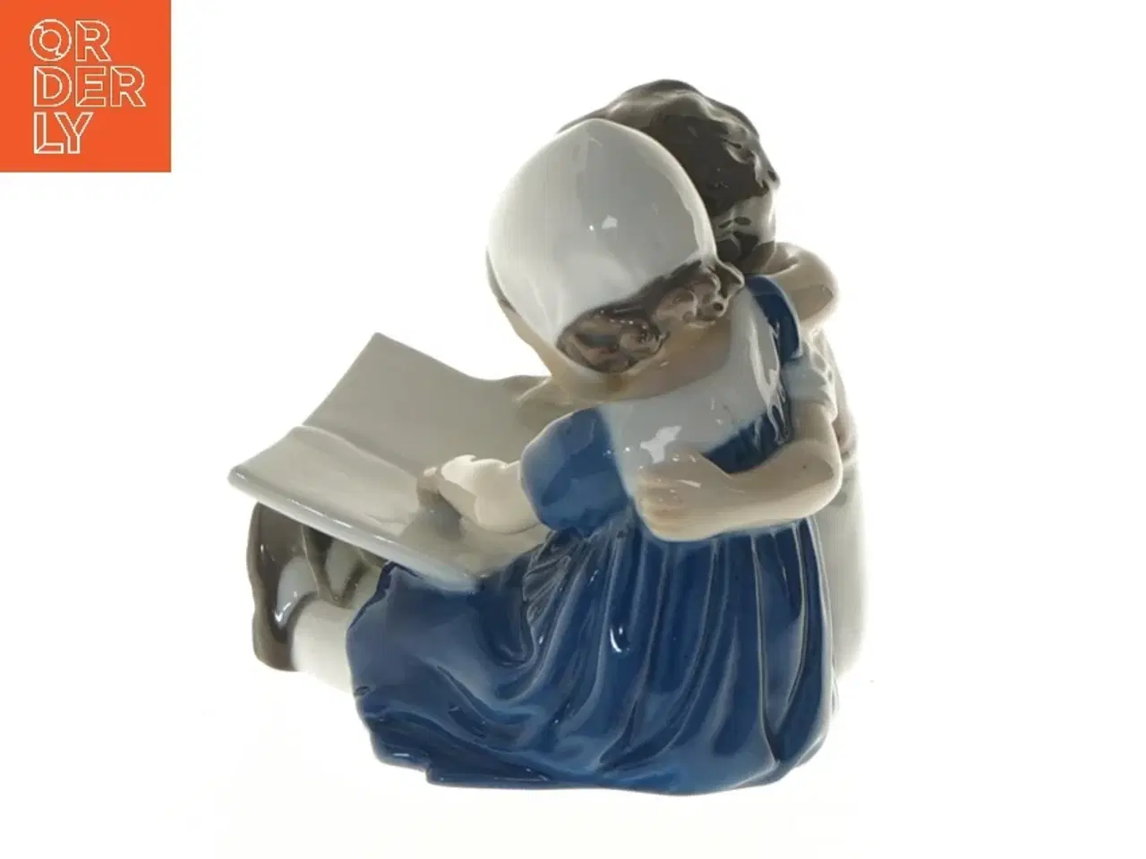 Billede 4 - Lille porcelænsfigur af børn der læser fra B&G (str. 10 cm)