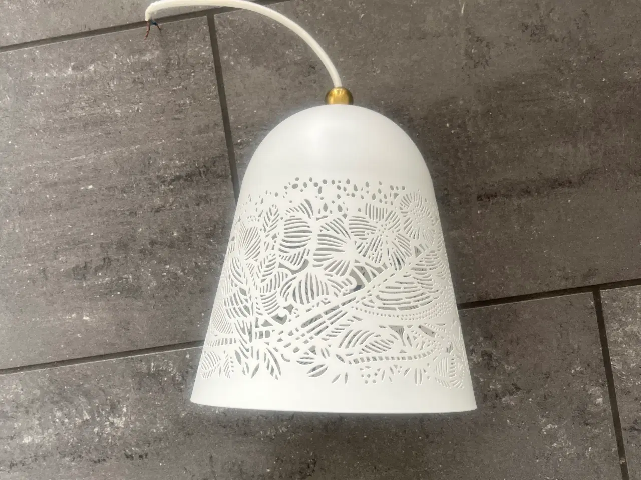 Billede 3 - Sød hvid hængelampe