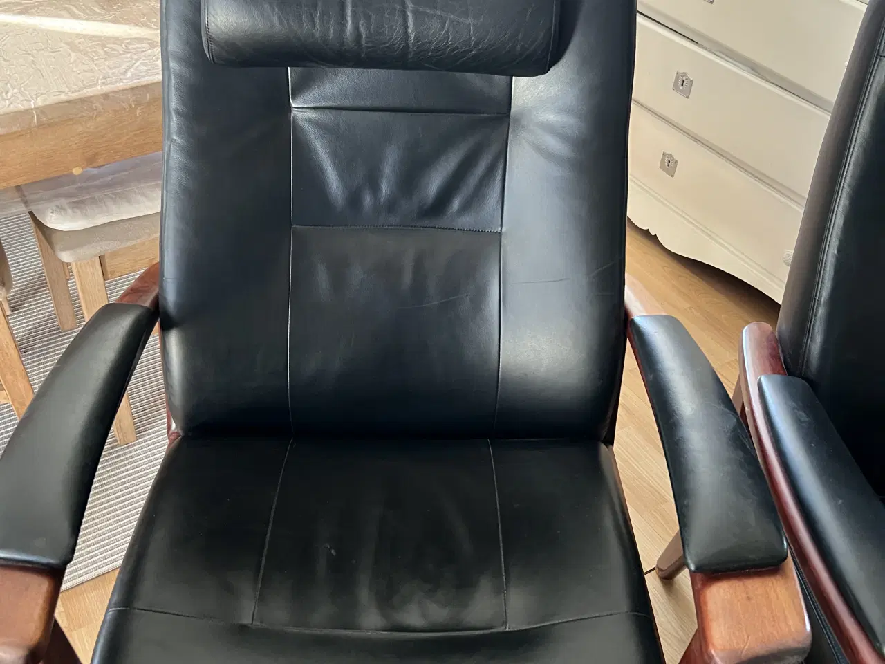 Billede 2 - 2 Farstrup otiums lænestole m/ skamler