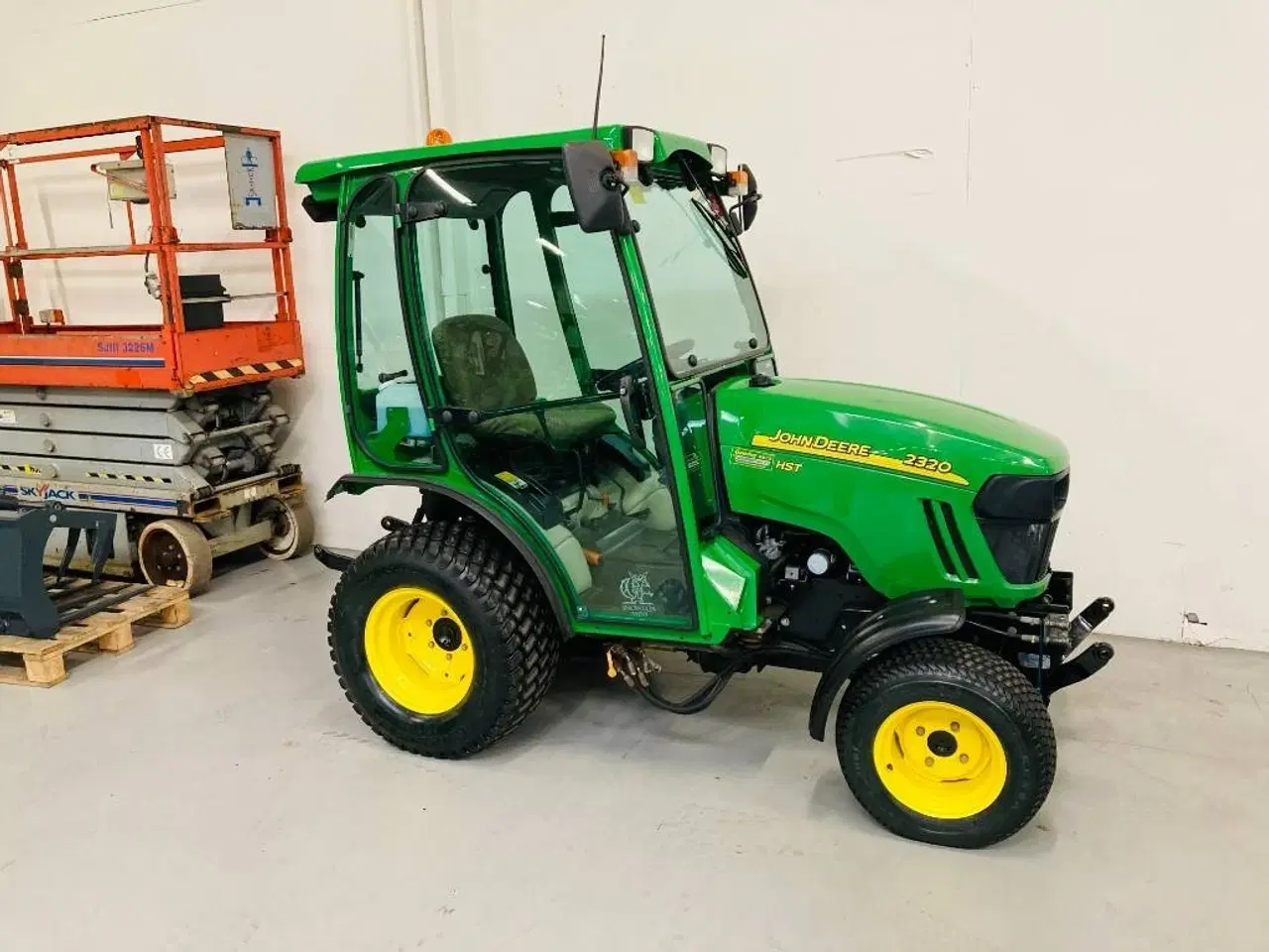 Billede 1 - John Deere 2320