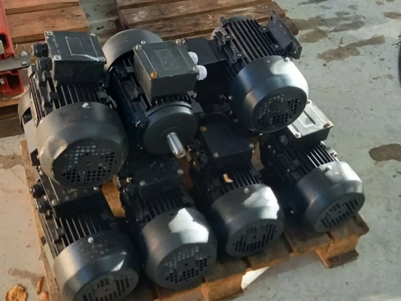 Billede 3 - Motor Fabrika 3-faset El motor 2,8 KW ( palle med 11 stk. )