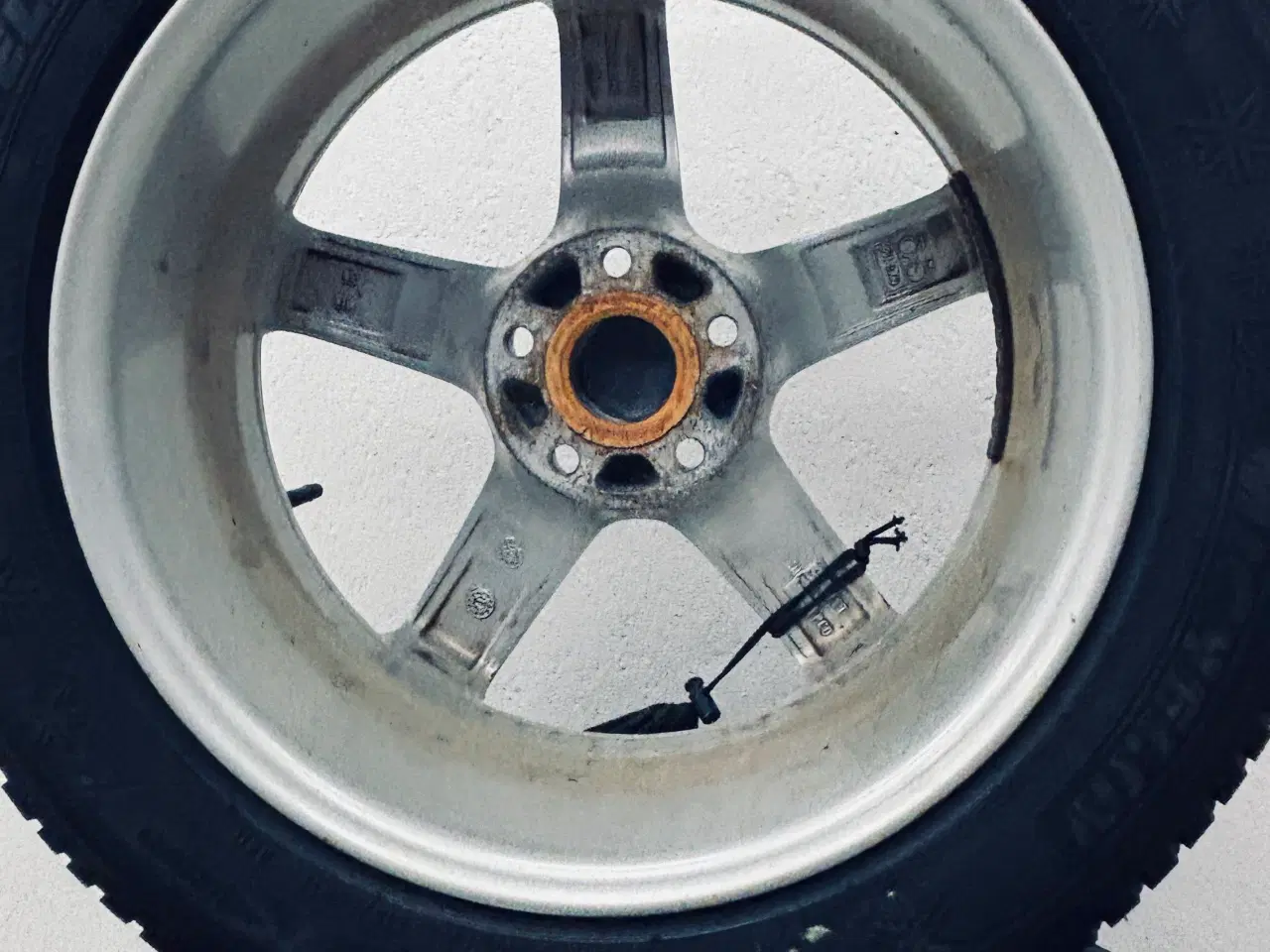 Billede 1 - Sælger alufælge med Michelin vinterdæk – 225/50 R1