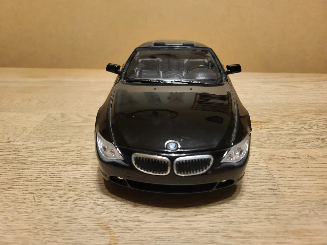 Billede 7 - Modelbil, BMW 645ci cabriolet, skala 1:18