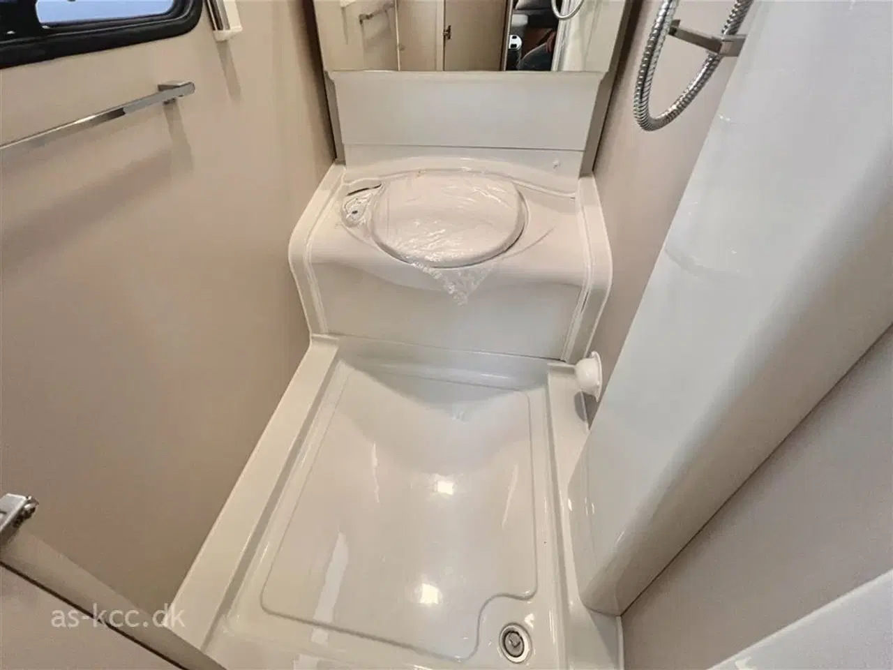 Billede 10 - 2022 - Adria Adora 472 UP    Adria Adora 472 UP 4 sovepladser, 4 siddepladser.