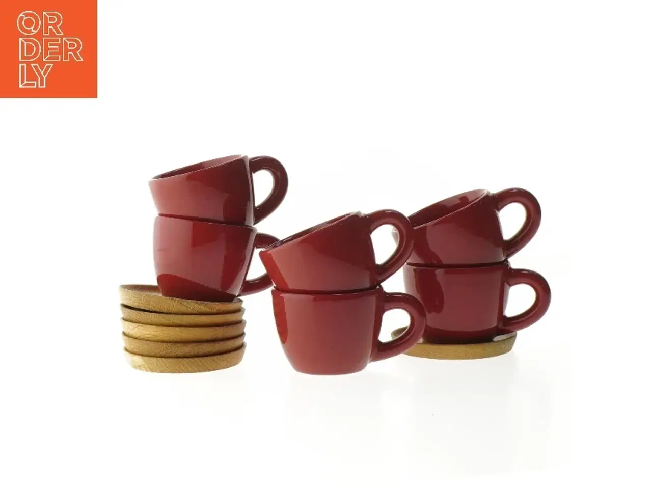Billede 1 - Røde kaffekopper med træunderlag fra Hgan&#228;s (str. Ø 6,5 & 8 cm)