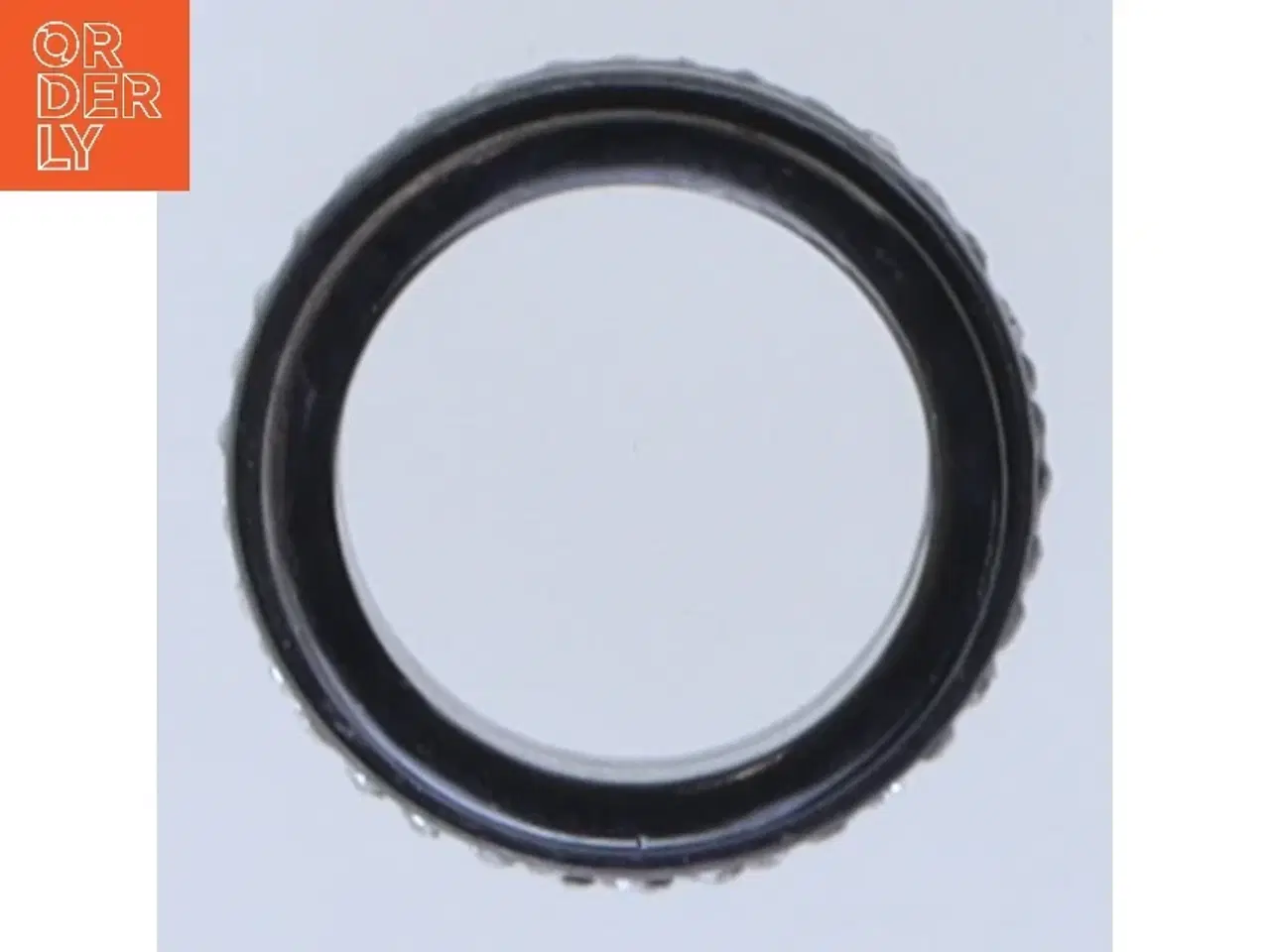 Billede 2 - Sort ring med sten (str. 50 mm)