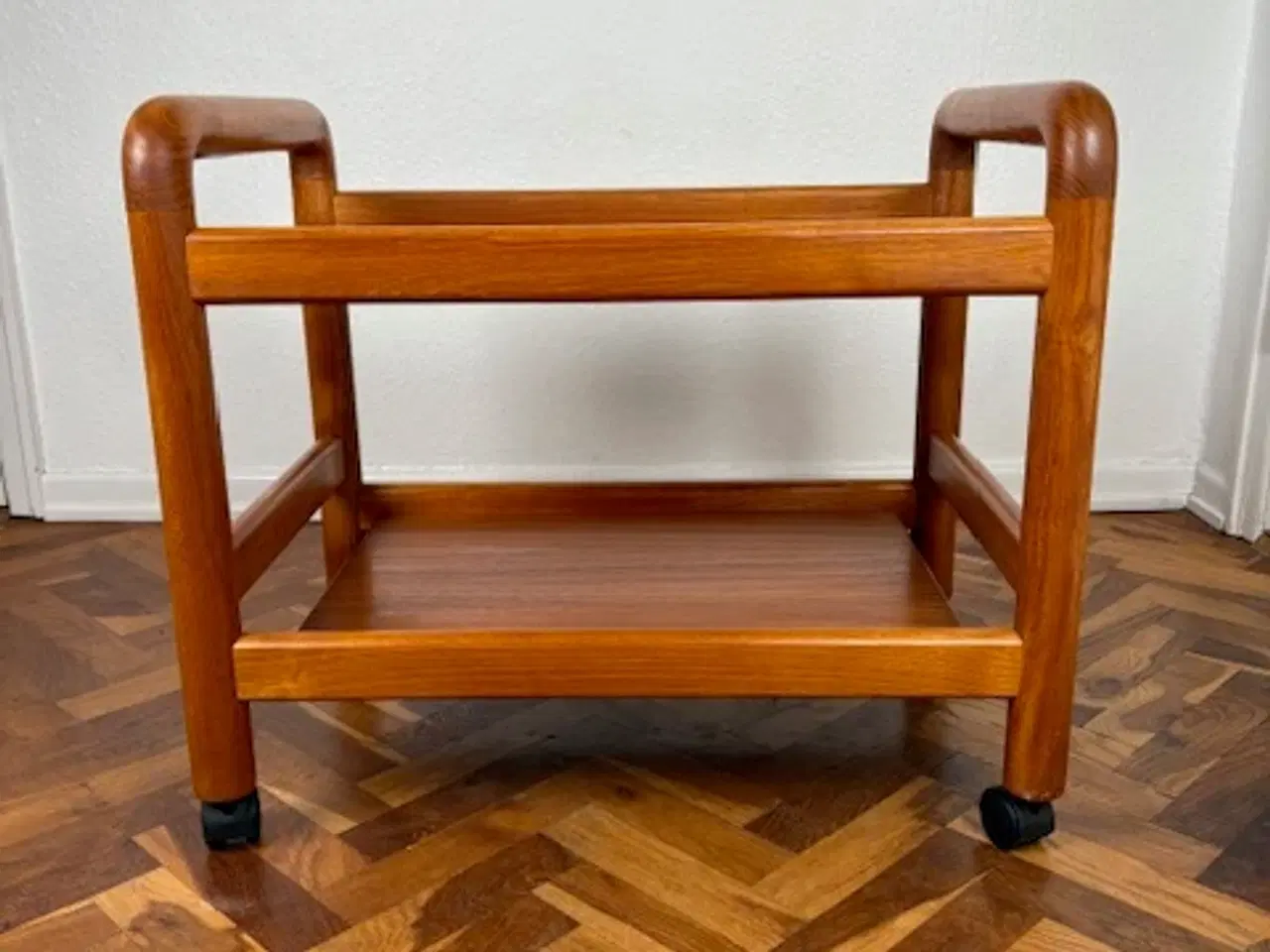 Billede 2 - Serveringsvogn i teaktræk, fra Salling stolefabrik