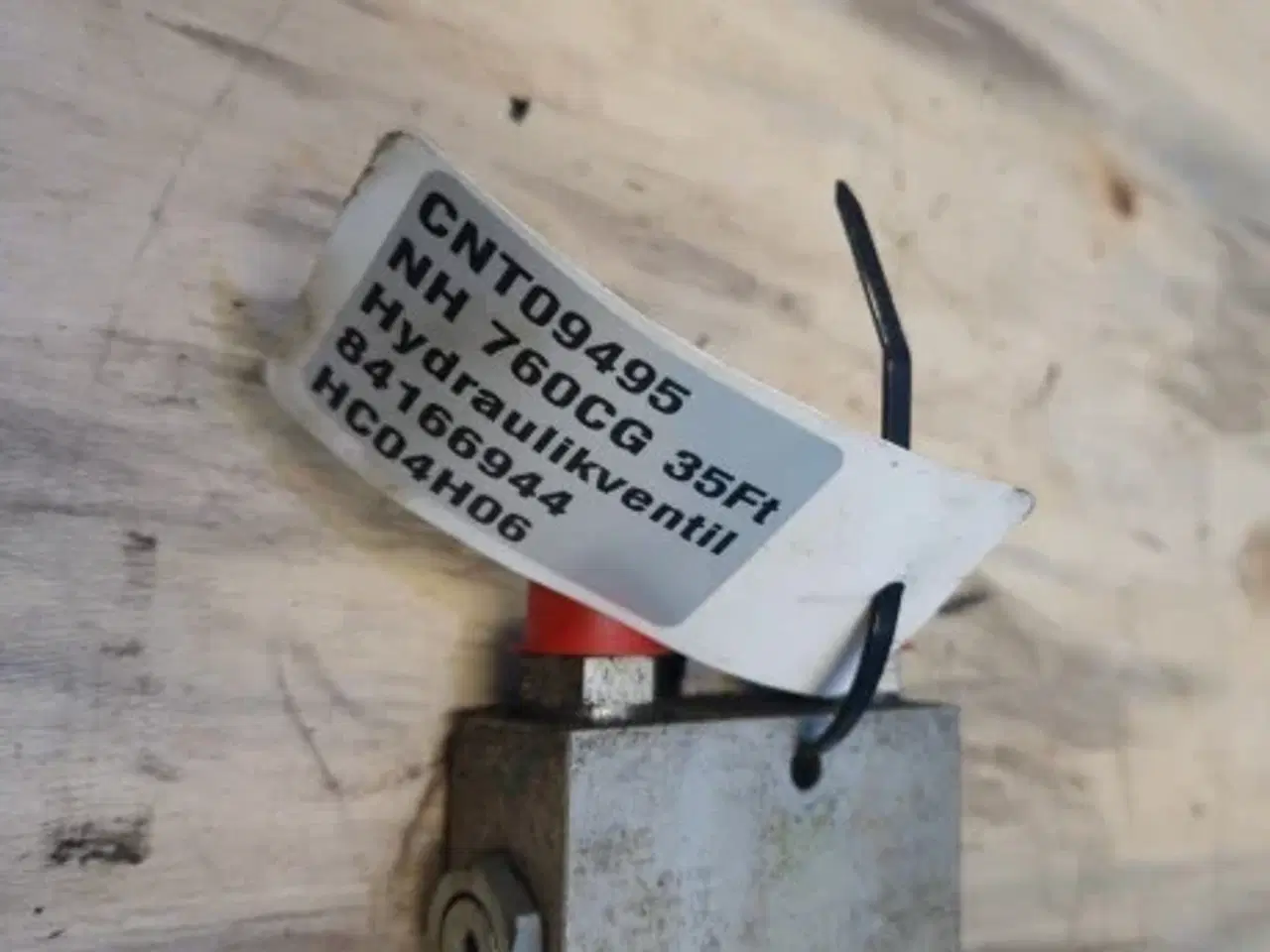 Billede 7 - New Holland 760CG 35Ft Hydraulikventil 84166944