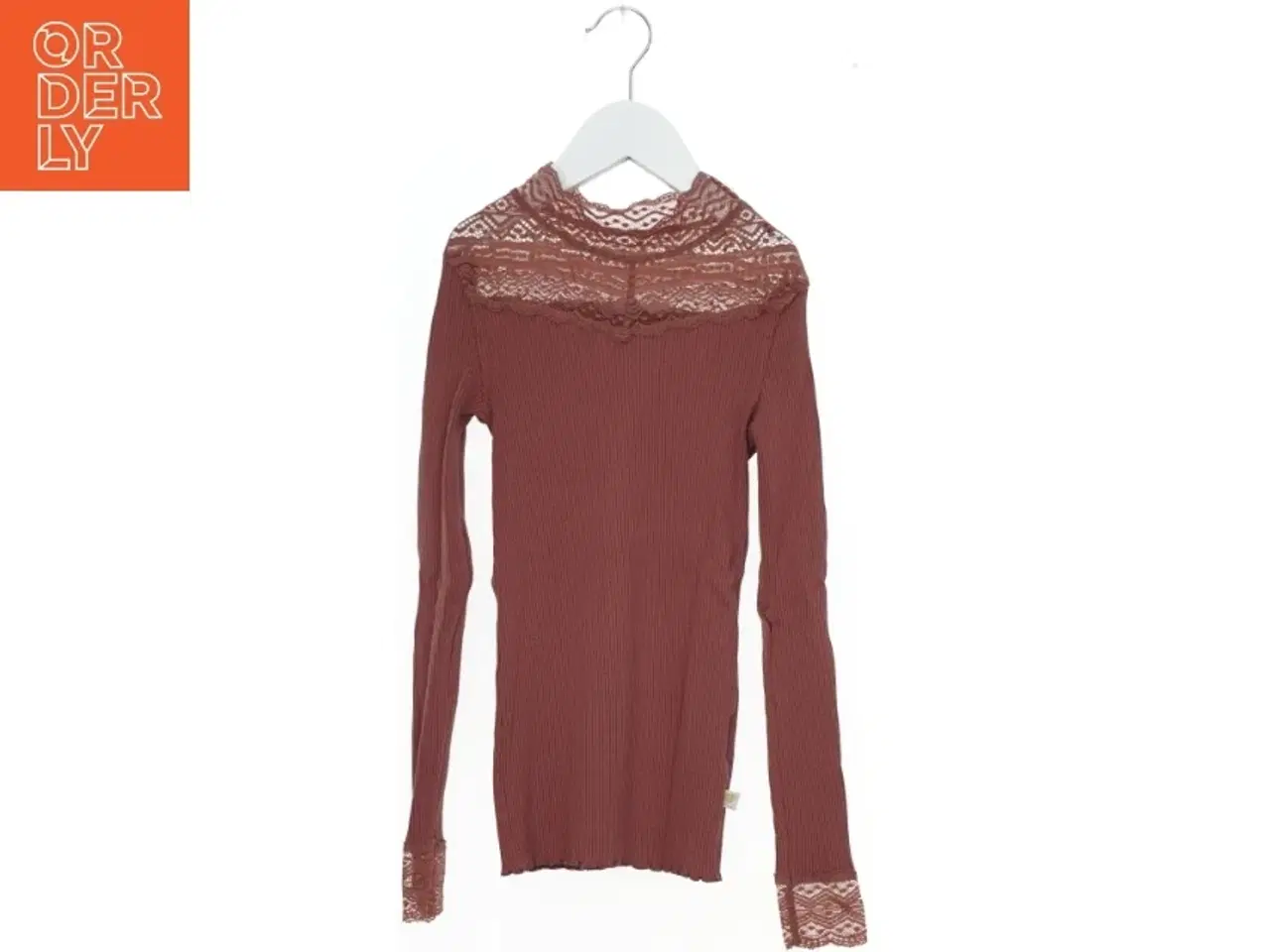 Billede 1 - Langærmet bluse med blonde fra Pomp de Lux (str. 152)
