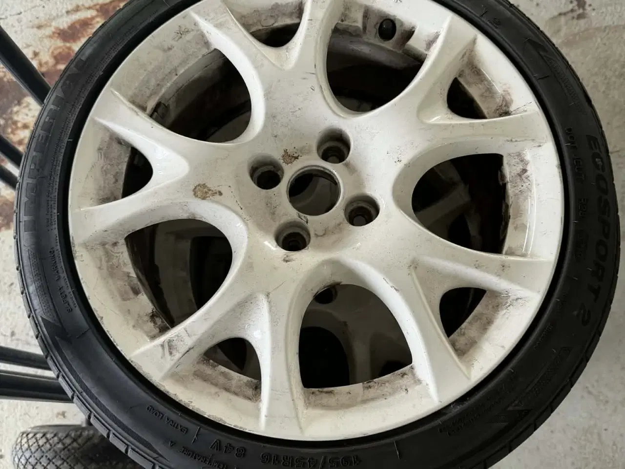 Billede 2 - 16" Alufælge med Imperial Sommerdæk
