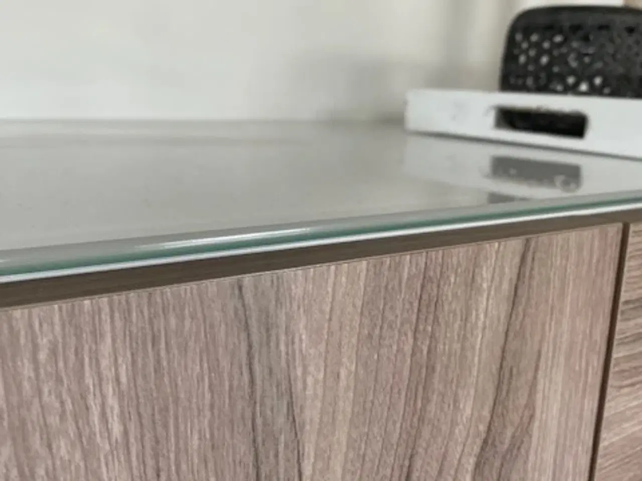 Billede 2 - Vægophængt skænk fra Ikea
