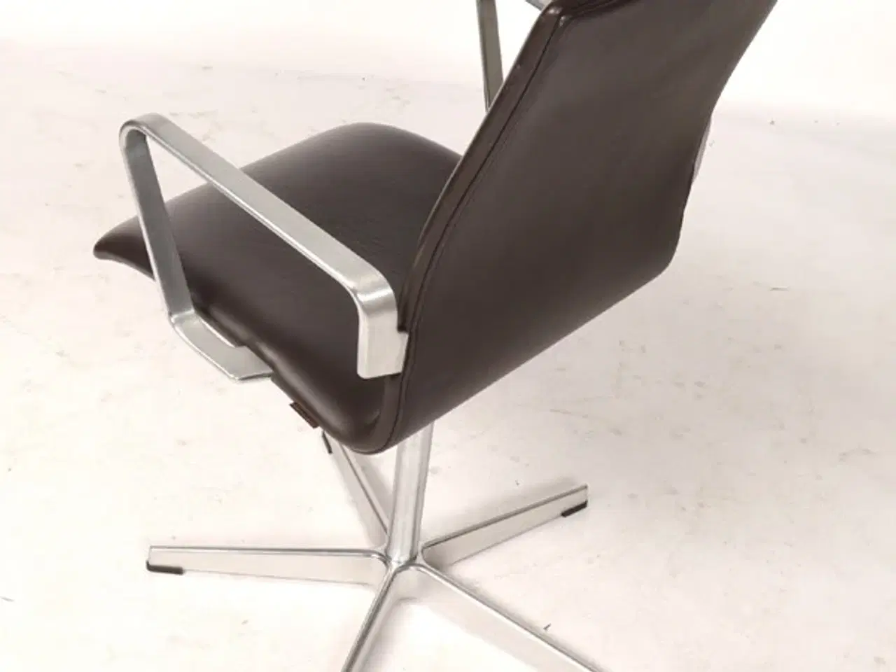 Billede 5 - Arne Jacobsen. Kontorstol 