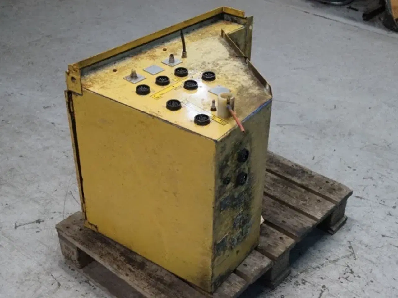 Billede 2 - New Holland TF78 Teknikskab 84429091