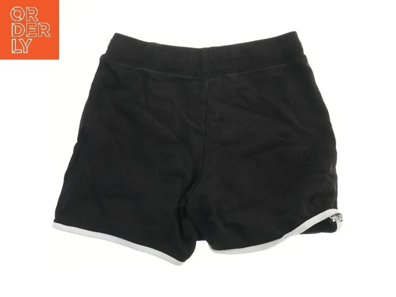 Billede 2 - Ferrari shorts med logo (str.  29,5x30,5 cm)