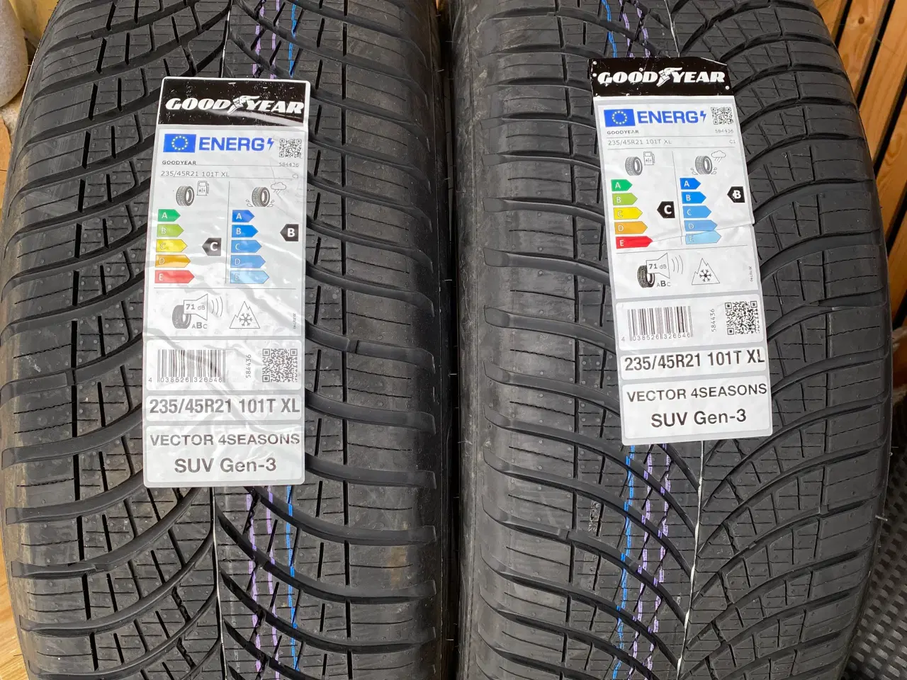 Billede 2 - 21”  235/45-21” Helårs 