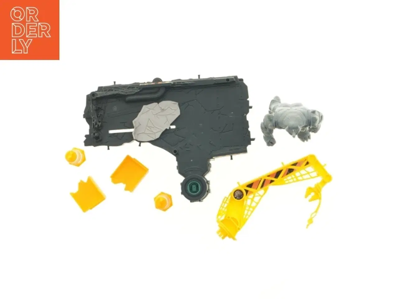 Billede 2 - Legetøjssæt med actionfigur og tilbehør (str. Størst 28 x 21 x 6 cm)