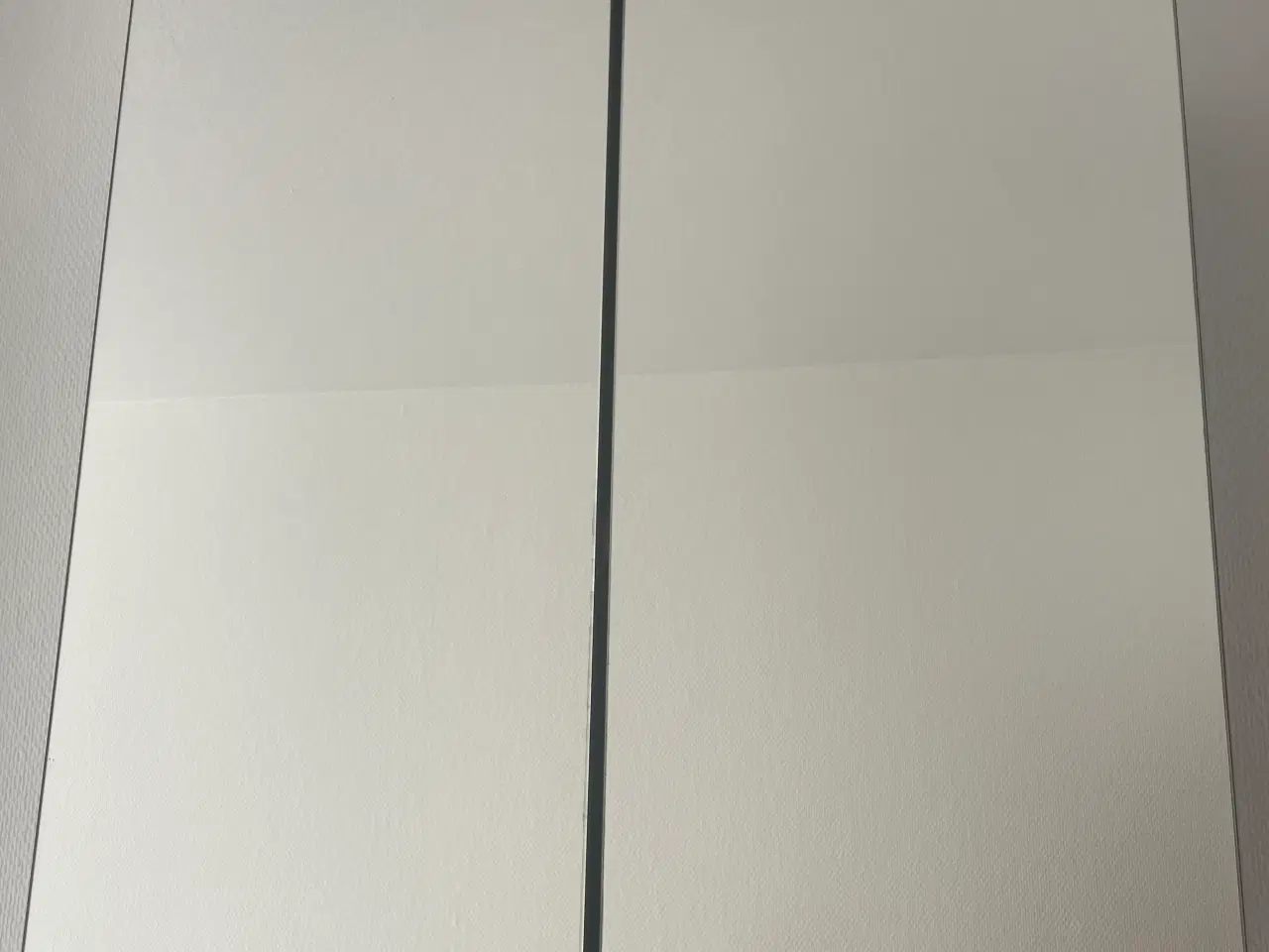 Billede 2 - Toiletskab med spejl