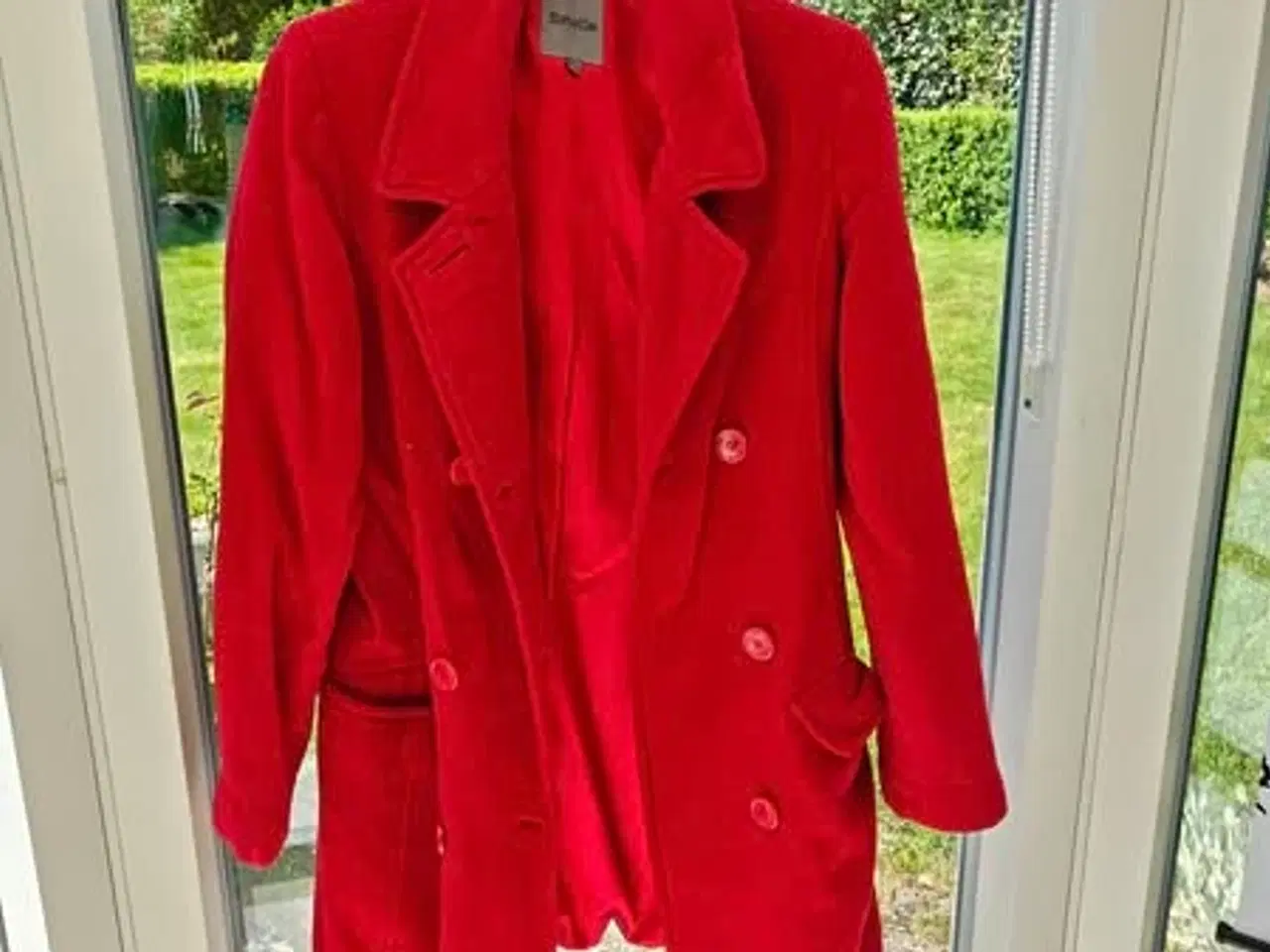 Billede 1 - Lækker rød dame jakke/frakke str S