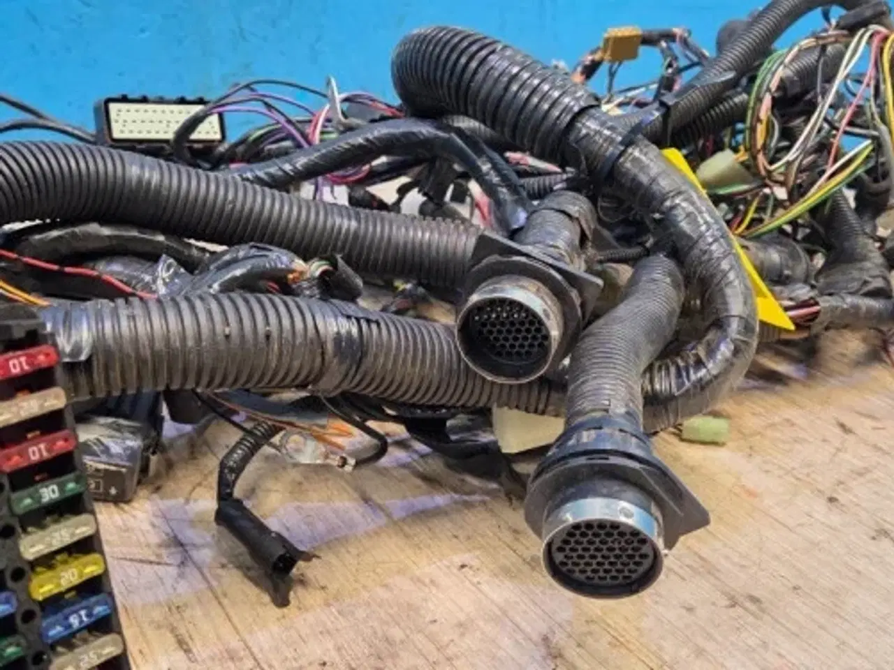 Billede 18 - New Holland TM115 Ledningsnet 82020899