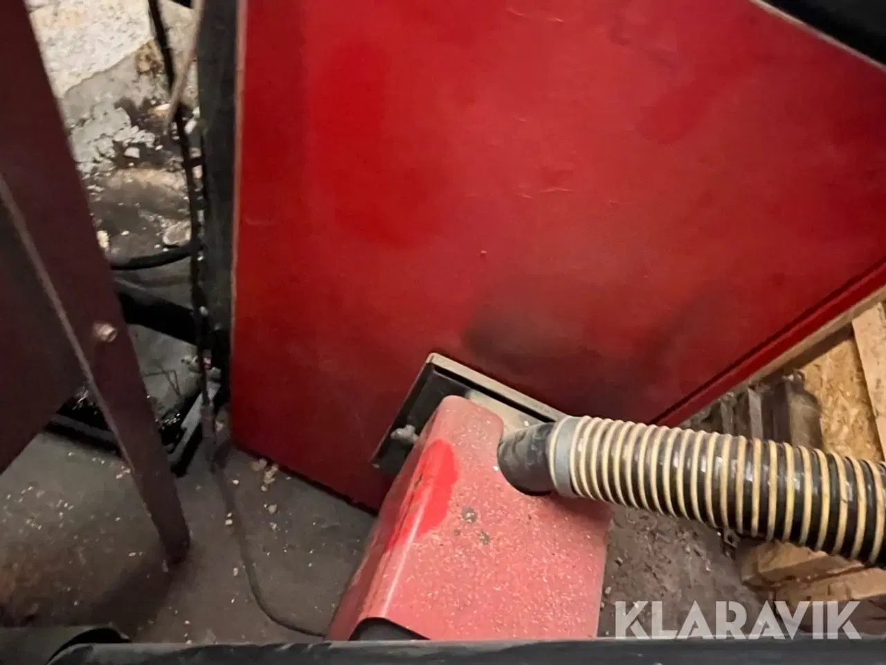 Billede 10 - Pillefyr med silo og skorsten