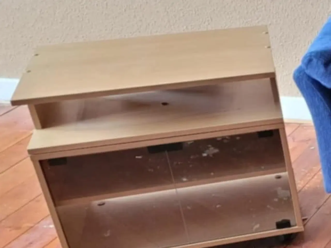 Billede 1 - Tv-bord på hjul