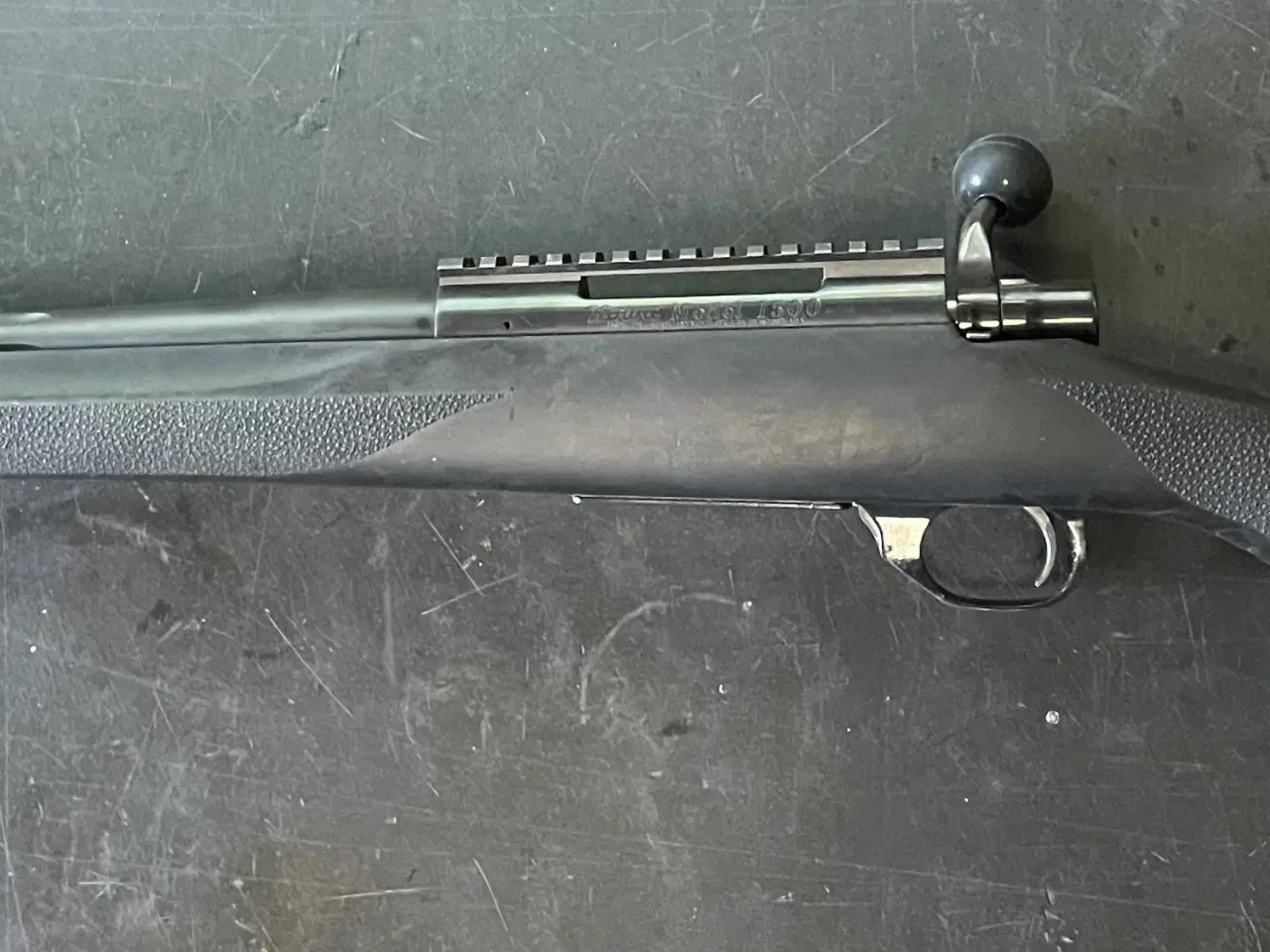 Billede 1 - Howa 1500 riffel med tyk flutet pibe kal. .308 Win