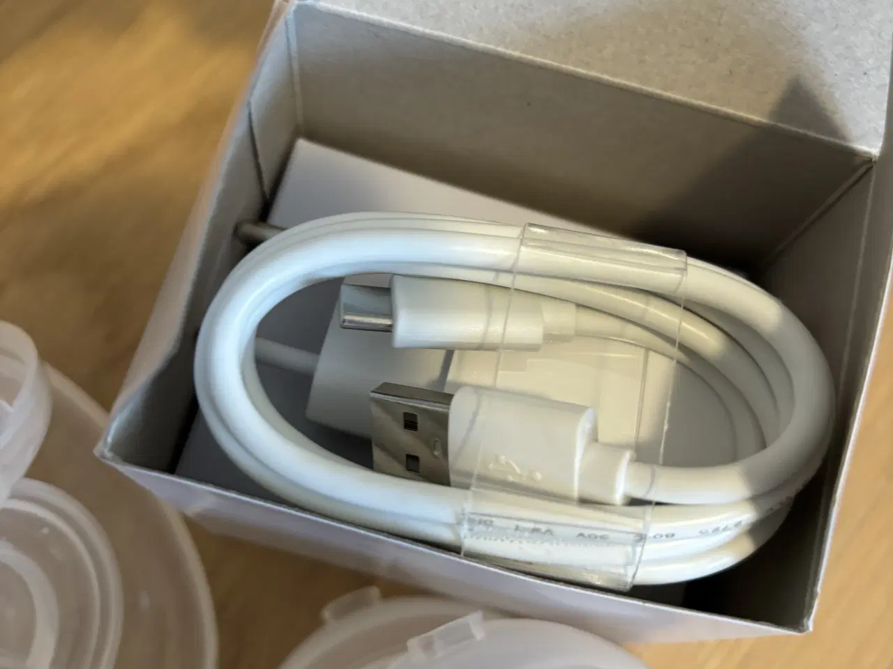 Billede 2 - Medela Handsfree Brystpumpe