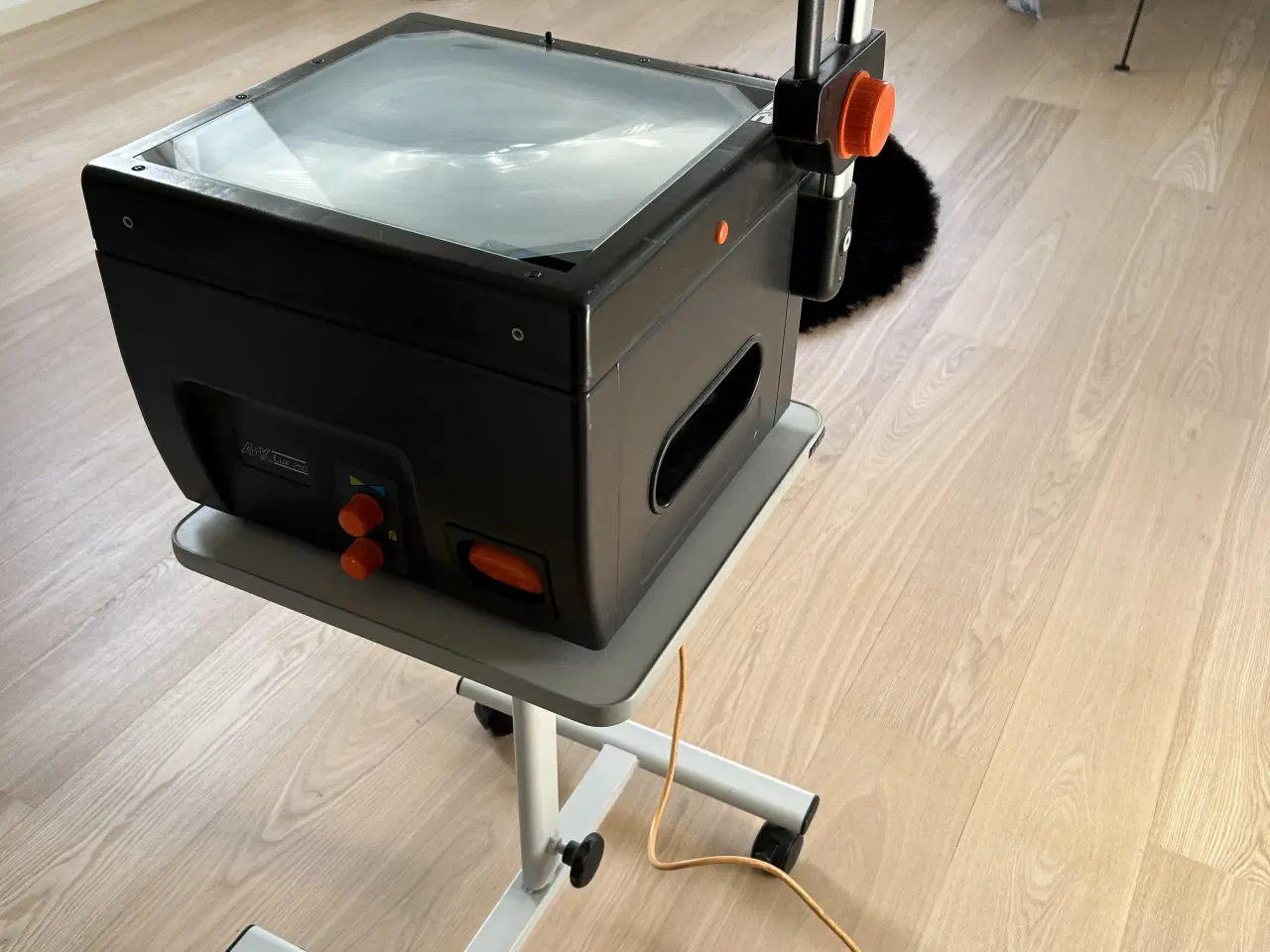 Billede 2 - Overhead med bord