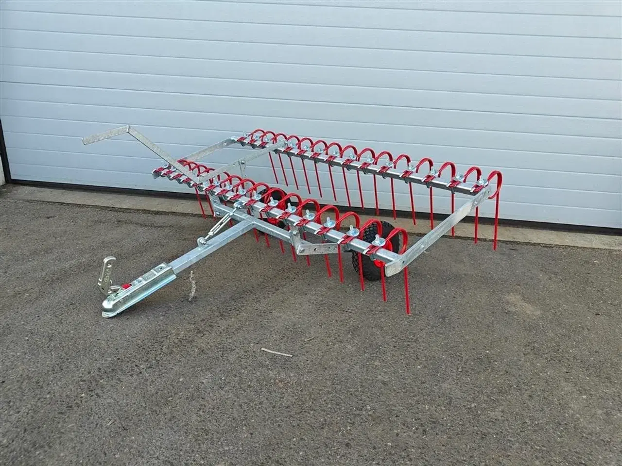 Billede 1 - Anker Bjerre Riven Gårdspladsharve 150cm Inkl. Kugletræk