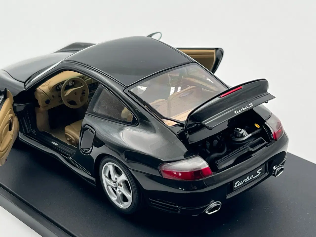 Billede 5 - 2005 Porsche 911 Turbo S (996) - AUTOart - 1:18