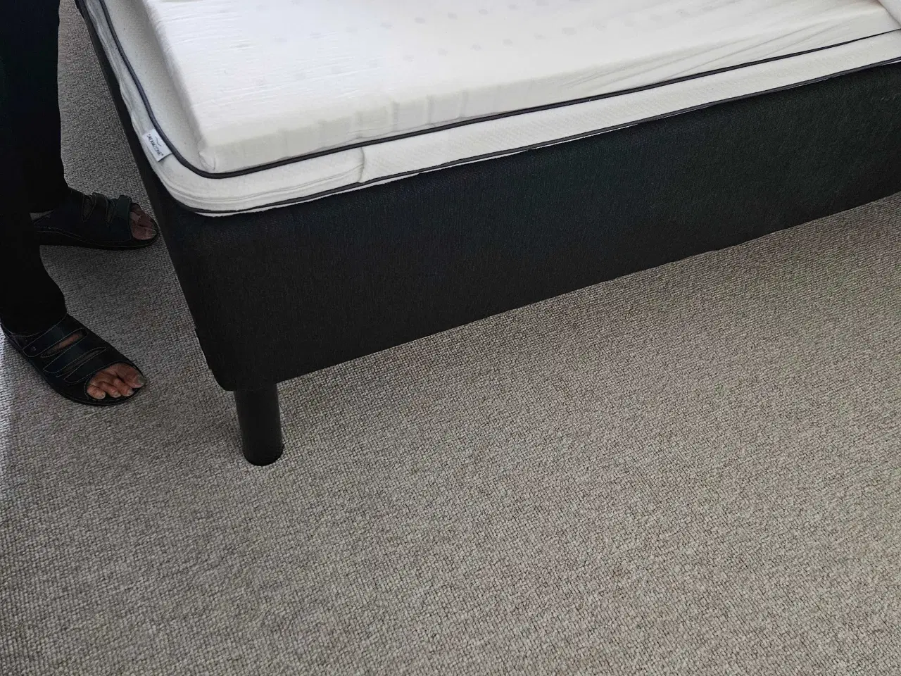 Billede 1 - 180 x 200 cm. Seng med kvalitets rullemadras. 