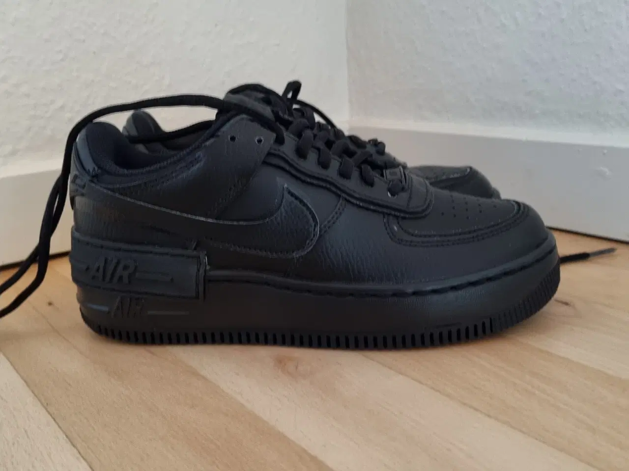 Billede 3 - NIKE W AF1 SHADOW Black sneakers str.37,5