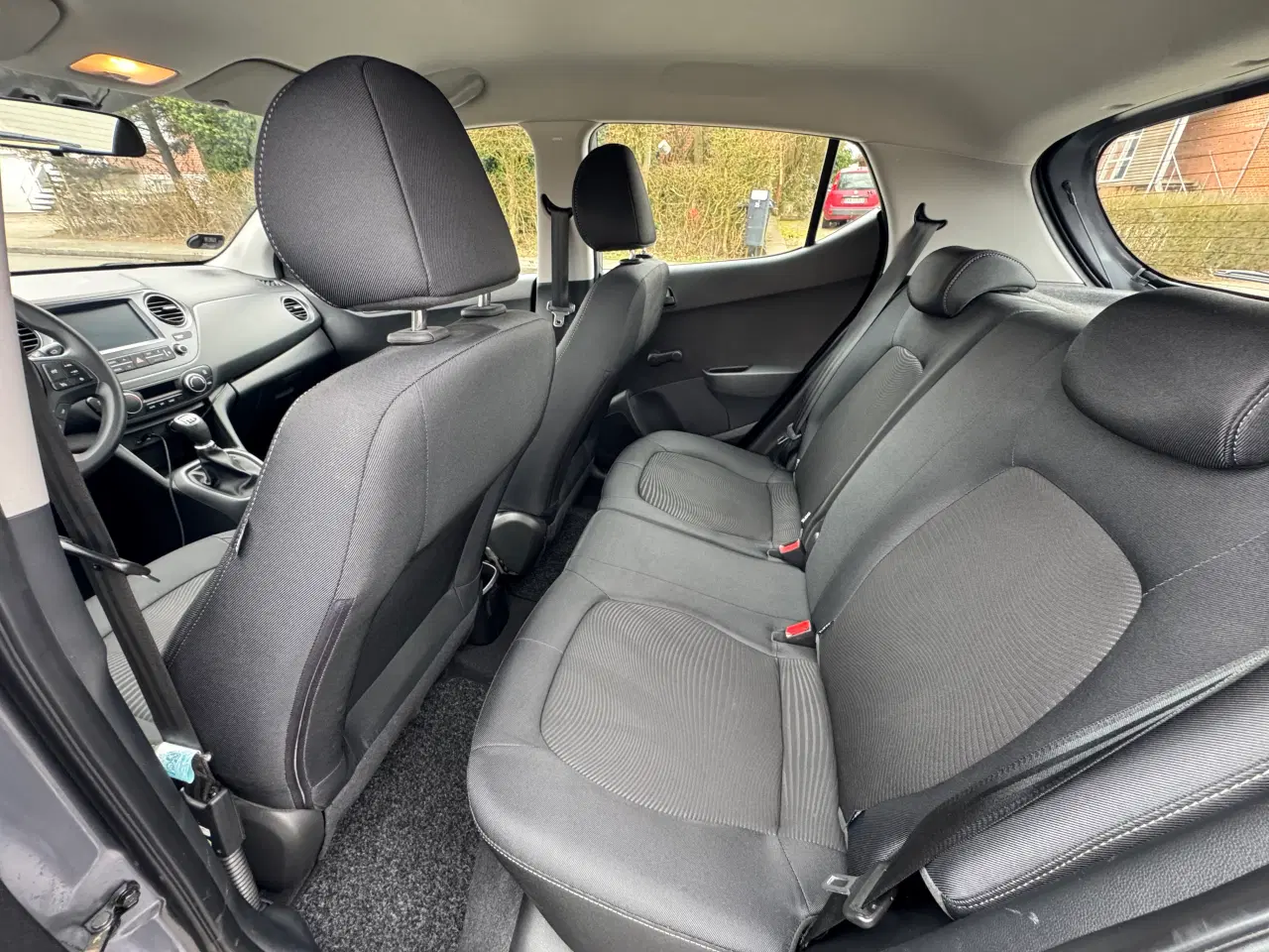 Billede 11 - Økonomisk bil til by eller pendler