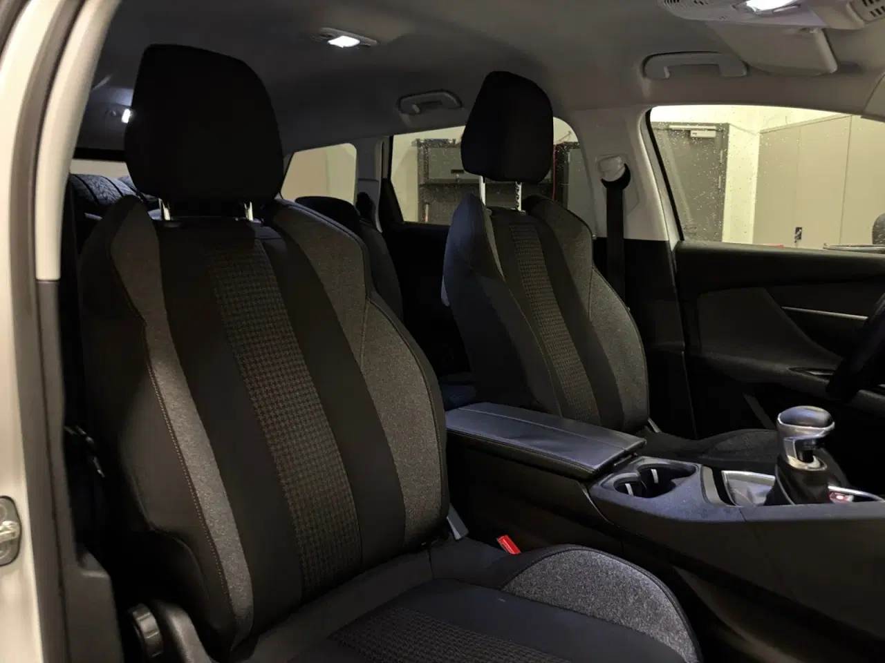 Billede 16 - Peugeot 5008 1,5 BlueHDi 130 Active 7prs