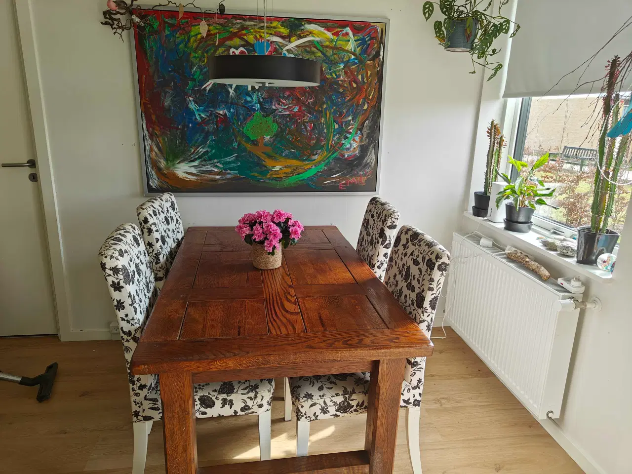 Billede 1 - Spisebord i træ