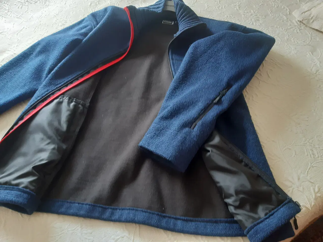 Billede 1 - Nanoq trøje blå med lynlås og ribkrave str. XL.