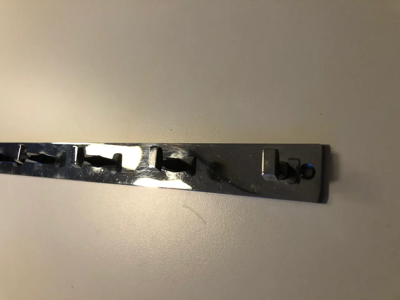 Billede 6 - Forkromet knagerække 32 cm