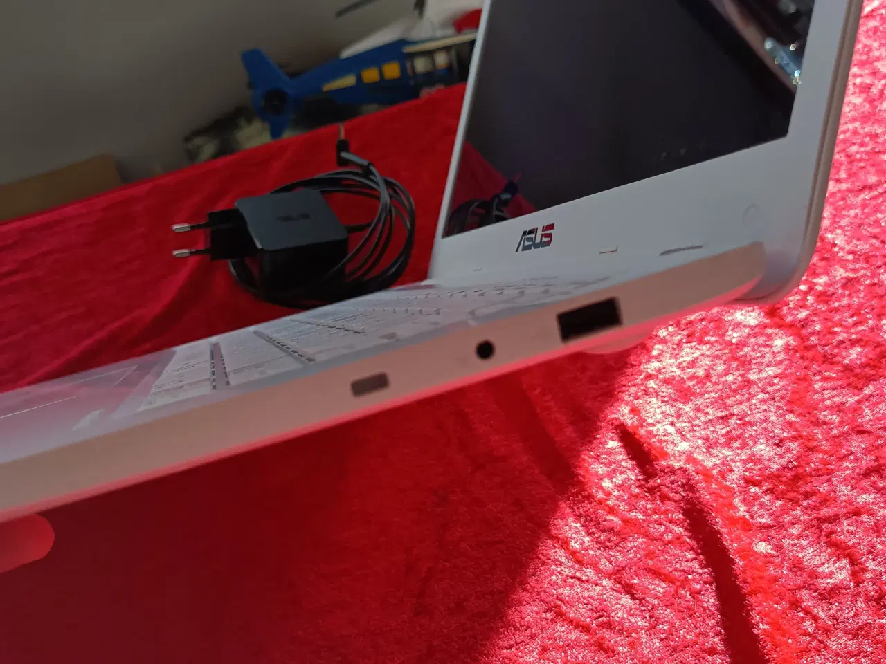 Billede 7 - ASUS Vivobook E402SA