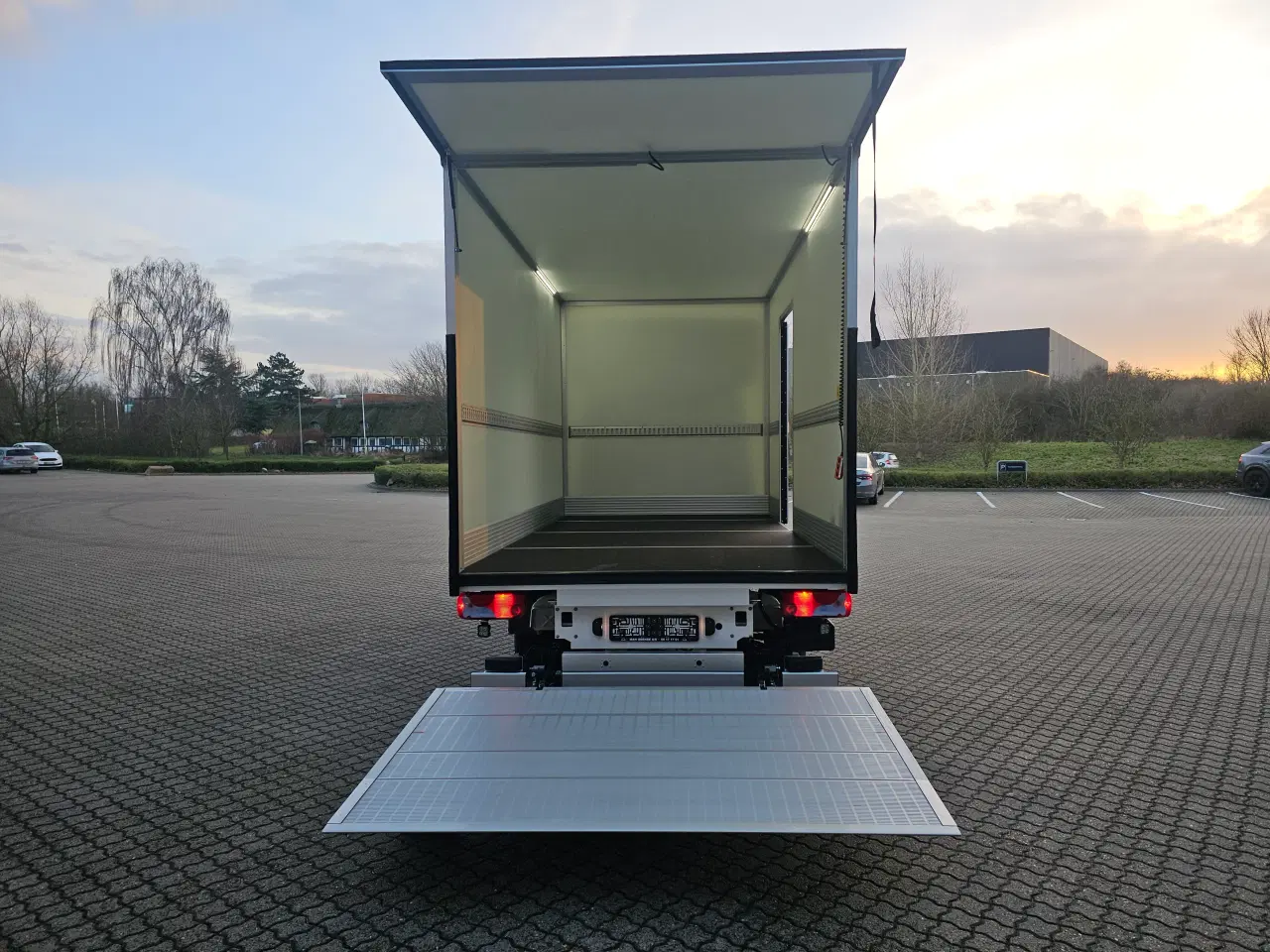 Billede 8 - MAN TGE 3.180 A8 8 pallers, Lukket kasse