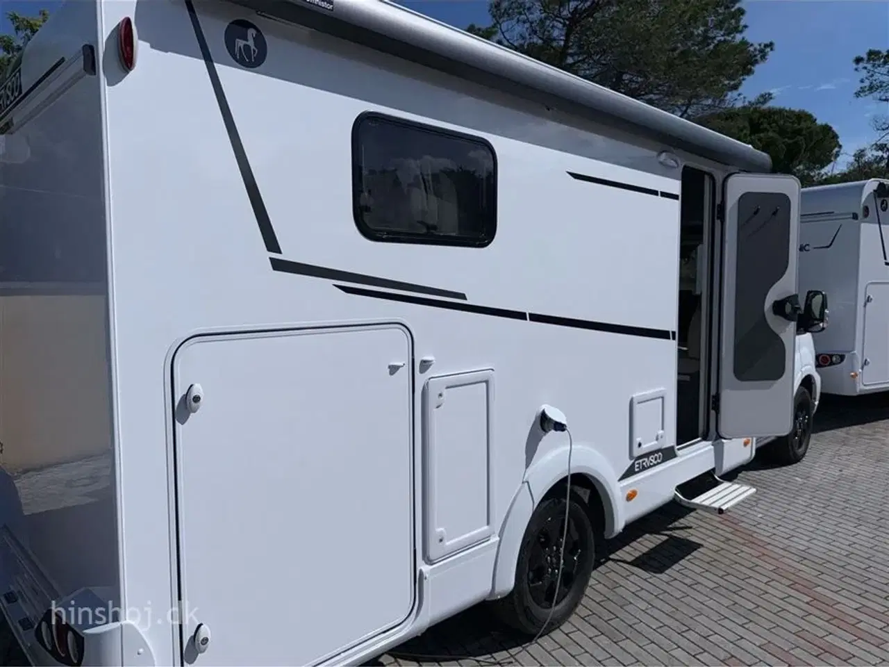Billede 4 - 2026 - Etrusco   Lækker Autocamper med automatgear og face to face siddegruppe fra Hinshøj Caravan.