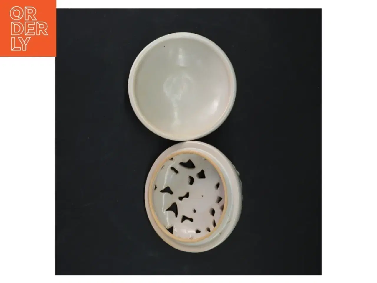 Billede 3 - Dekorativ porcelænskrukke med låg fra L. Hjorth (str. Ø  12 cm)