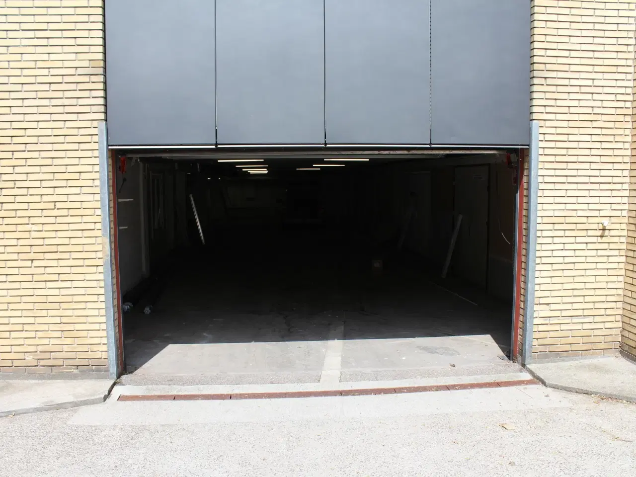 Billede 3 - Pæne kontor- og lagerlokaler samt større udenomsareal