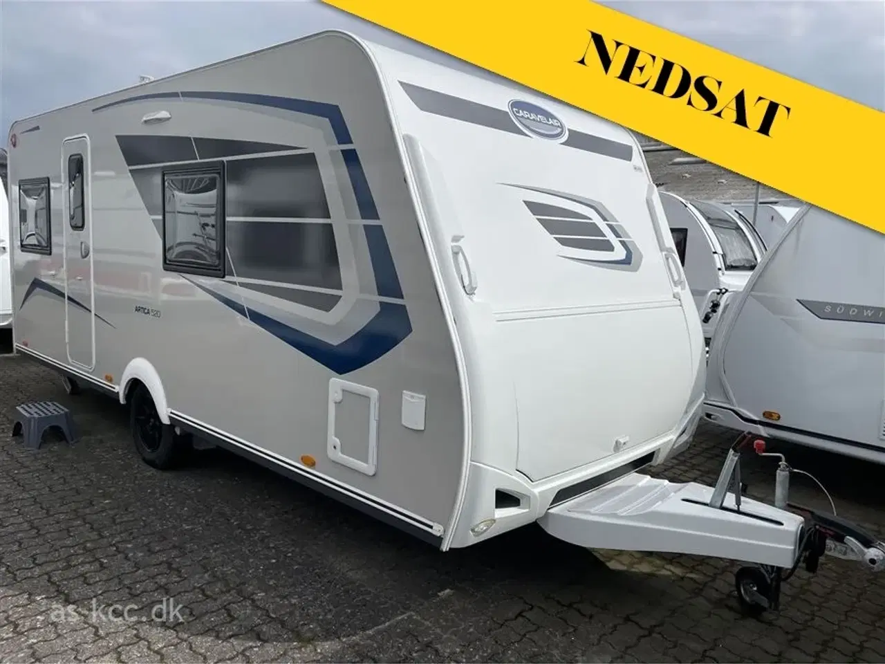 Billede 1 - 2021 - Caravelair Artica 520   Caravelair Artic 520 Årg. 2021 Mover, Air Con, Kampa lufttelt, gasudtag, tæpper i vogn,  el og håndpumpe.