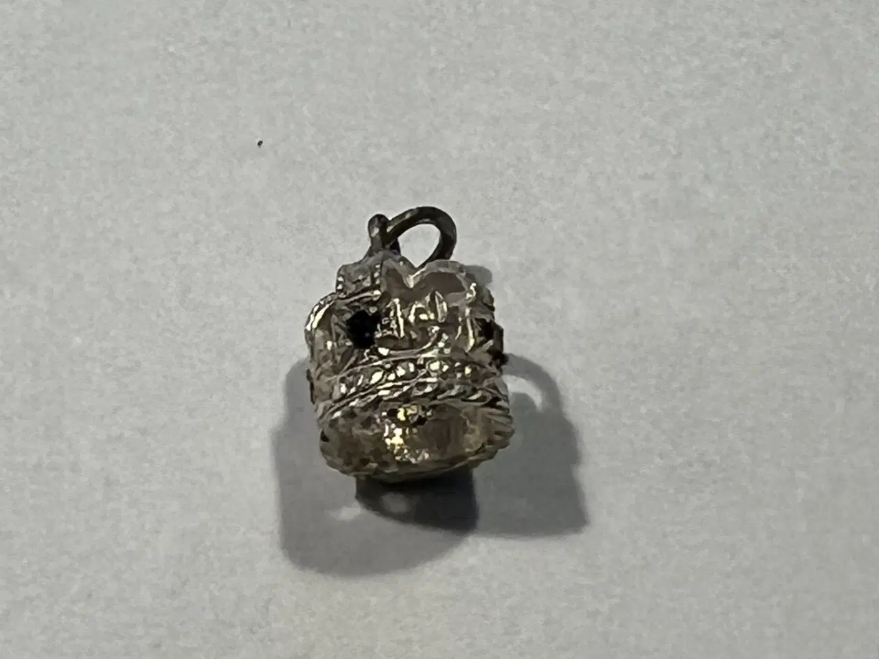 Billede 1 - Sølv vedhæng Engelsk krone med sten