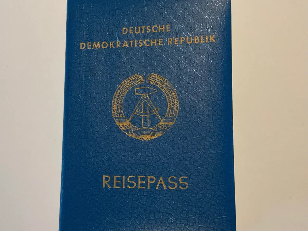 Billede 1 - DDR pas fra det tidligere Østtyskland