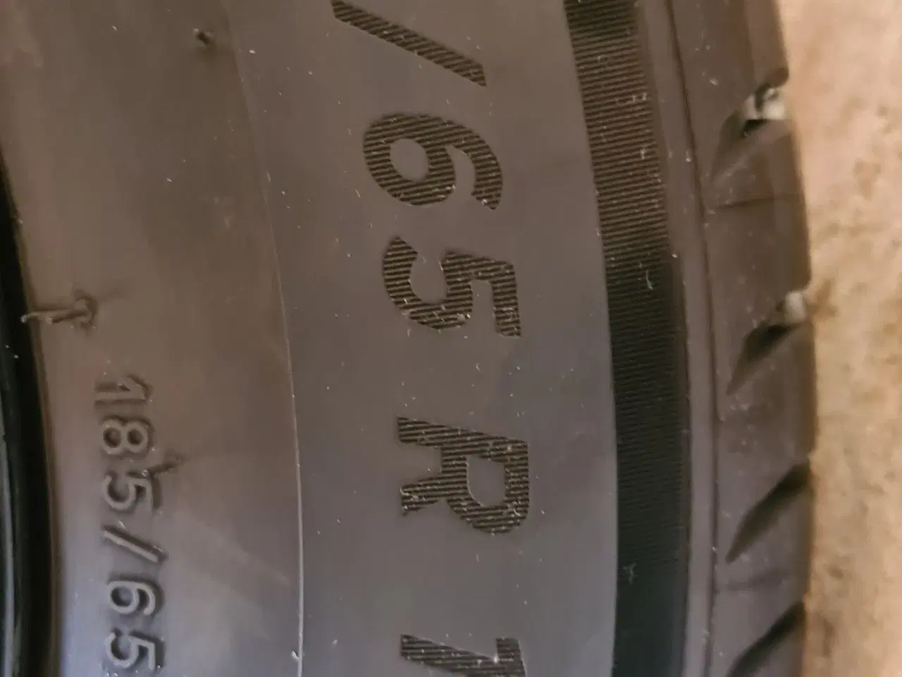 Billede 4 - Alufælge, sorte, med Michelin dæk