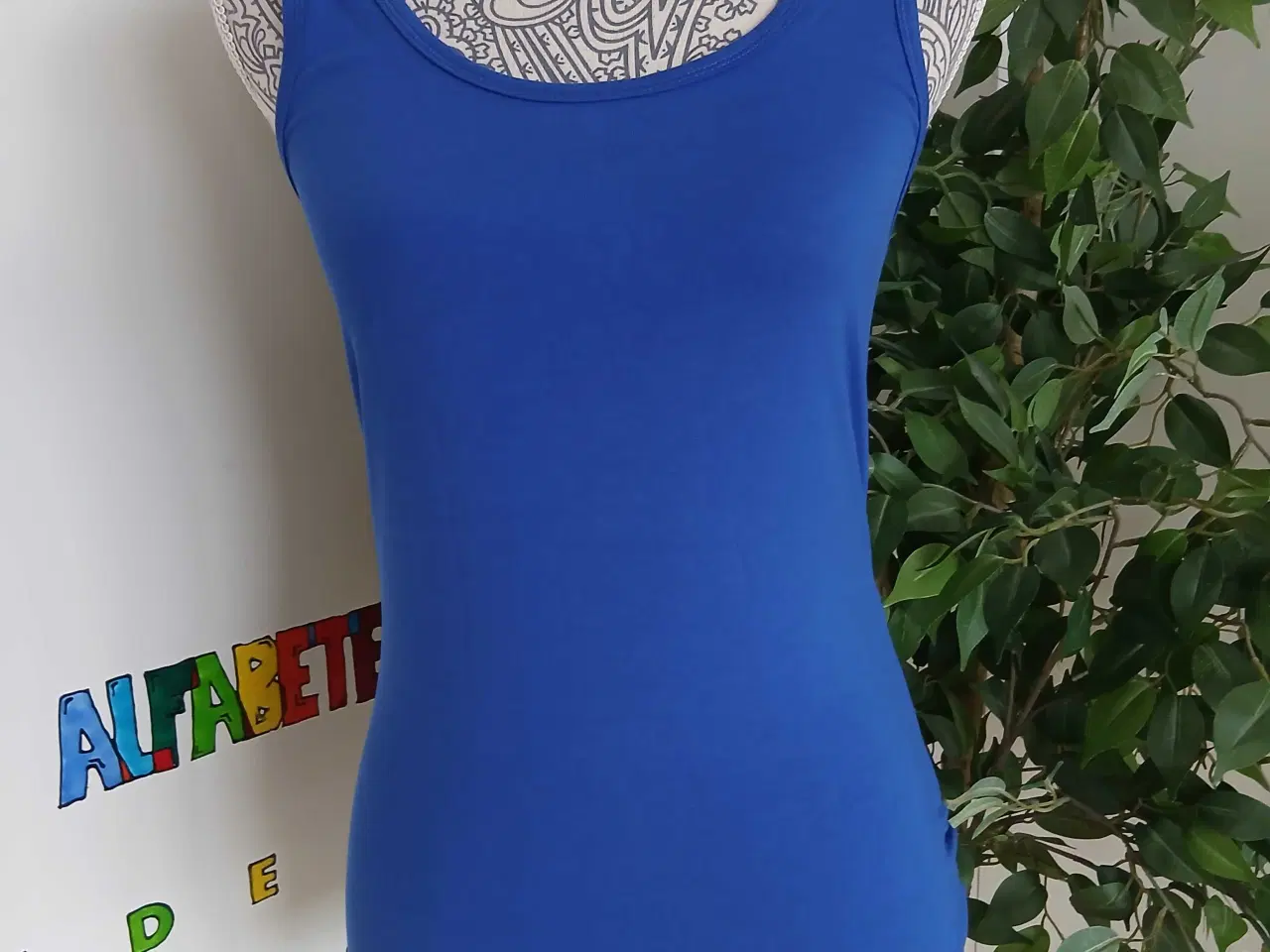 Billede 1 - Top. Pigalle. Medium/38